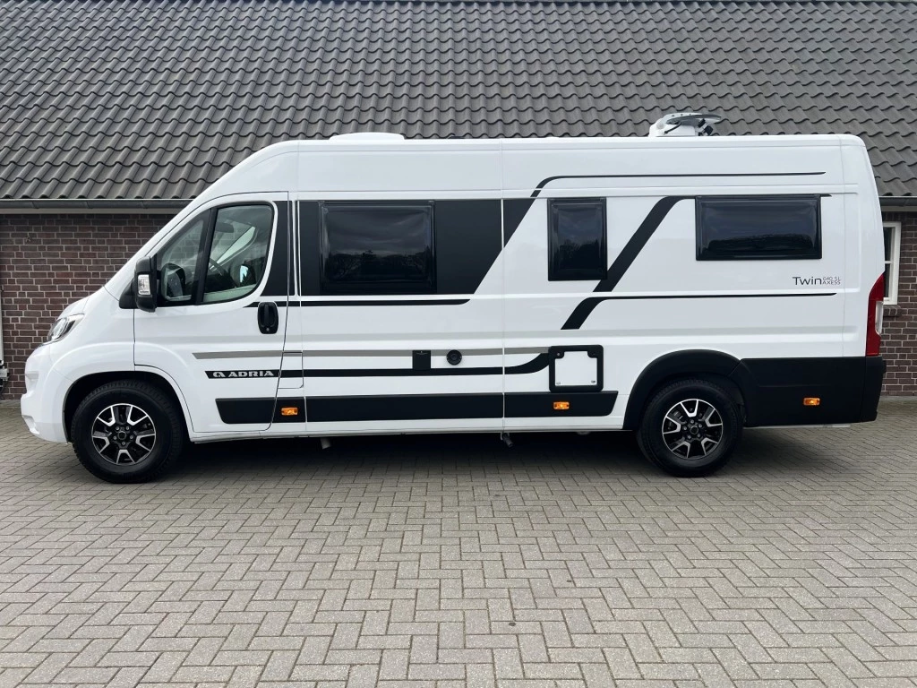 Hoofdafbeelding Adria Twin Axess 640 Sl