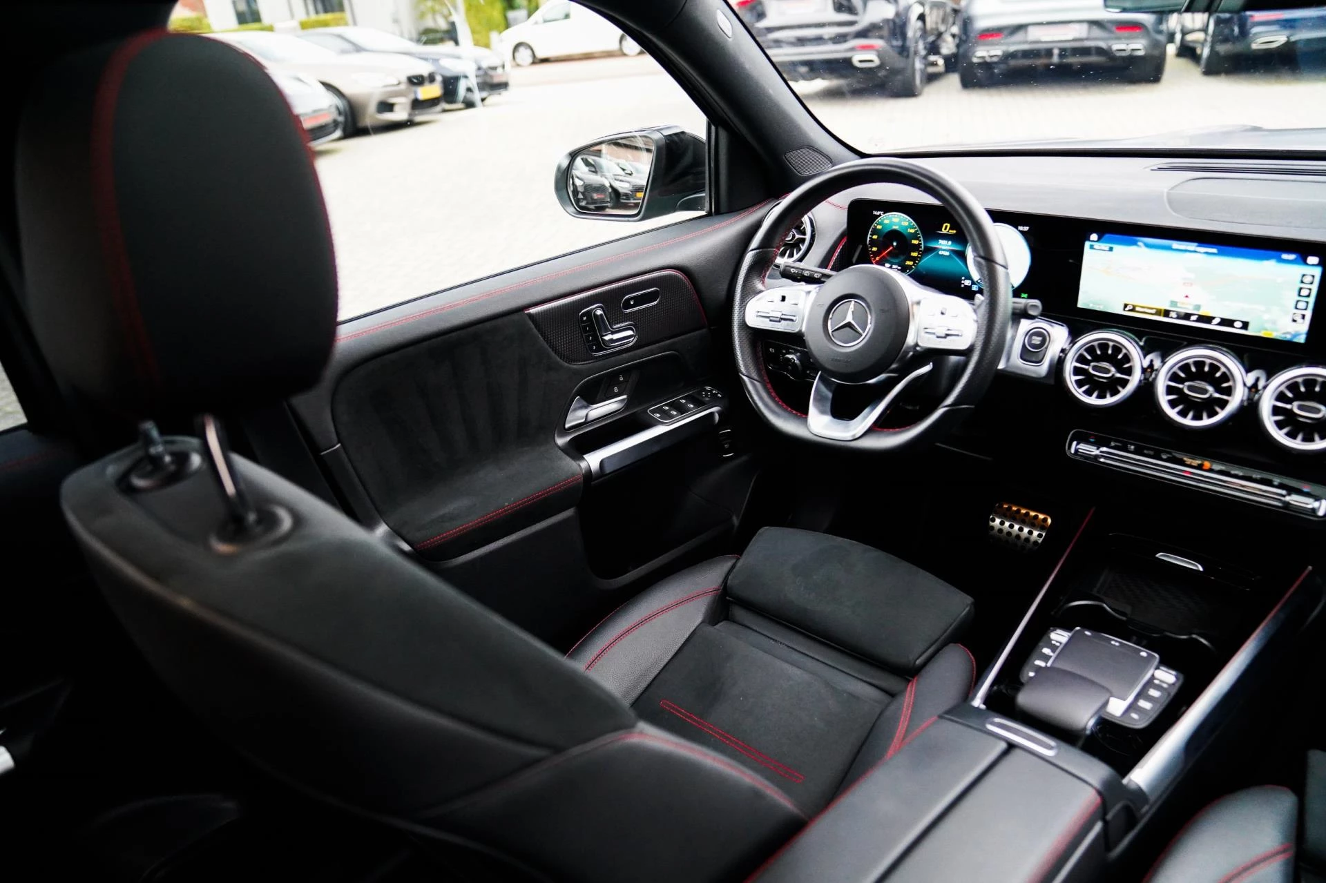Hoofdafbeelding Mercedes-Benz EQB