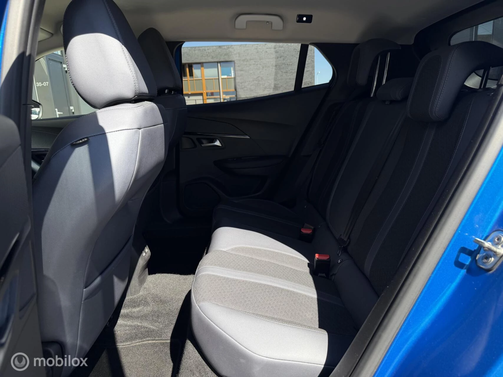 Hoofdafbeelding Peugeot e-2008