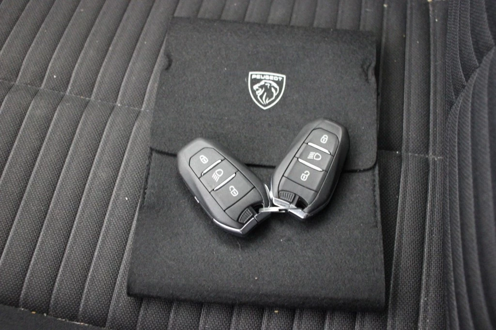 Hoofdafbeelding Peugeot e-208