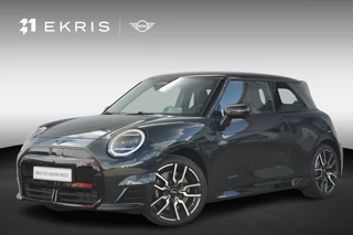 MINI 3-deurs Cooper SE John Cooper Works Trim | Pakket XL | Comfort Acces | Panoramadak | Harman Kardon | Driving Assistant Plus | Elektrisch verstel & verwarmbare voorstoelen