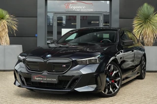 Hoofdafbeelding BMW i5 BMW i5 M60 xDrive 84 kWh 601pk Panoramadak/Bowers&Wilkins/360Camera