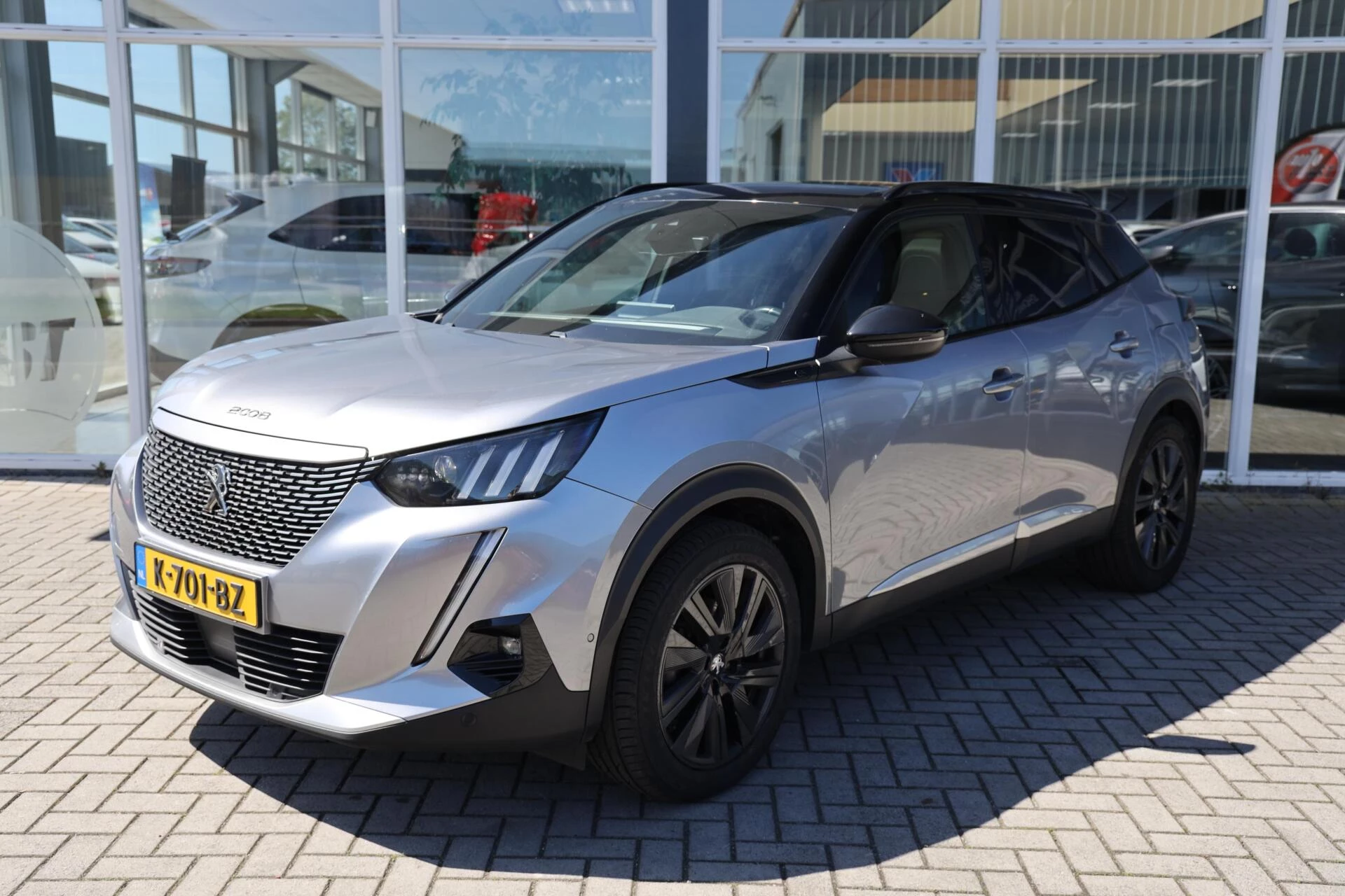 Hoofdafbeelding Peugeot e-2008