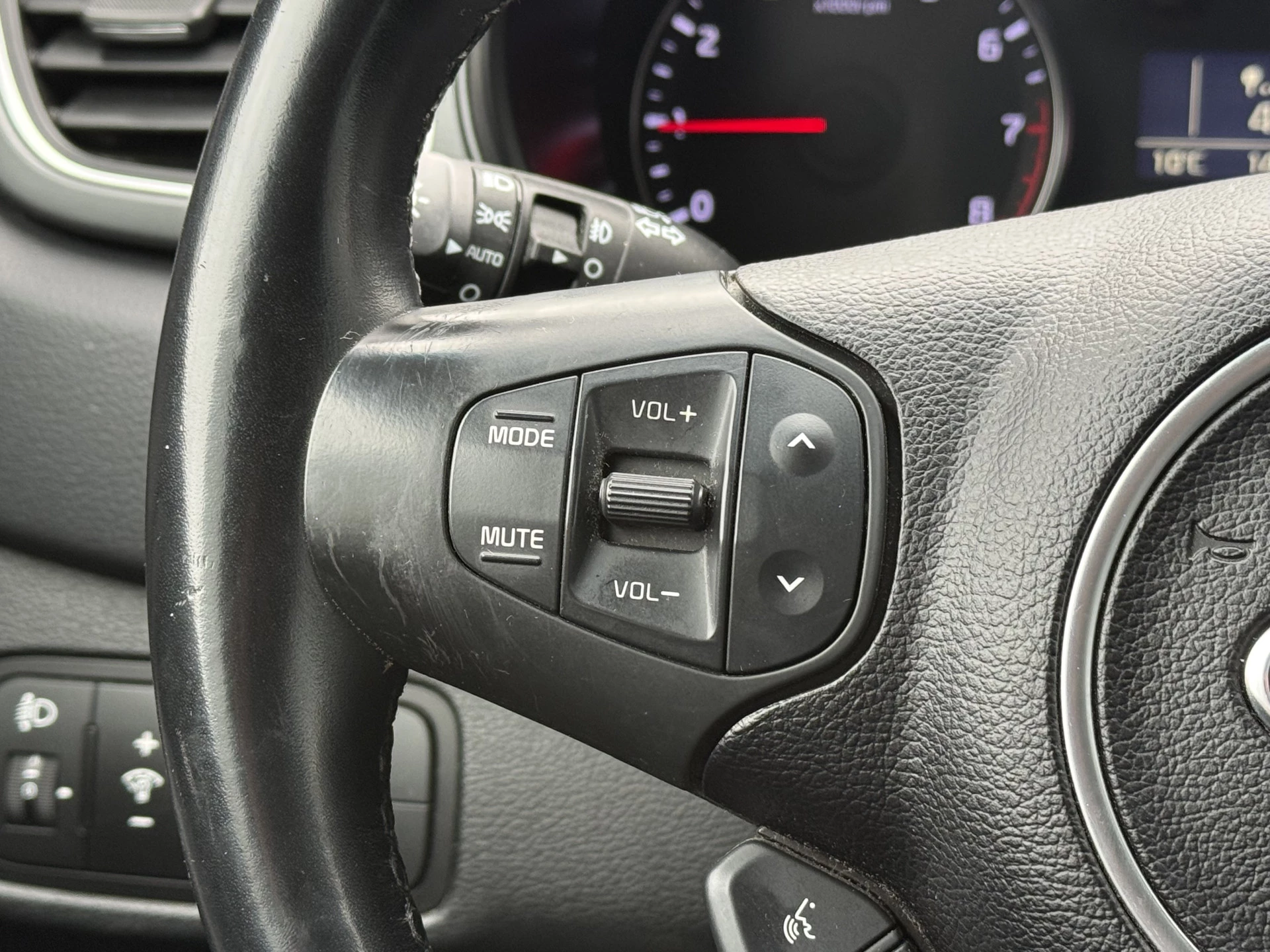 Hoofdafbeelding Kia Carens