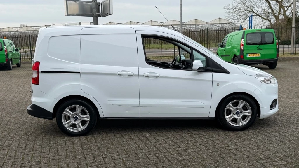Hoofdafbeelding Ford Transit Courier