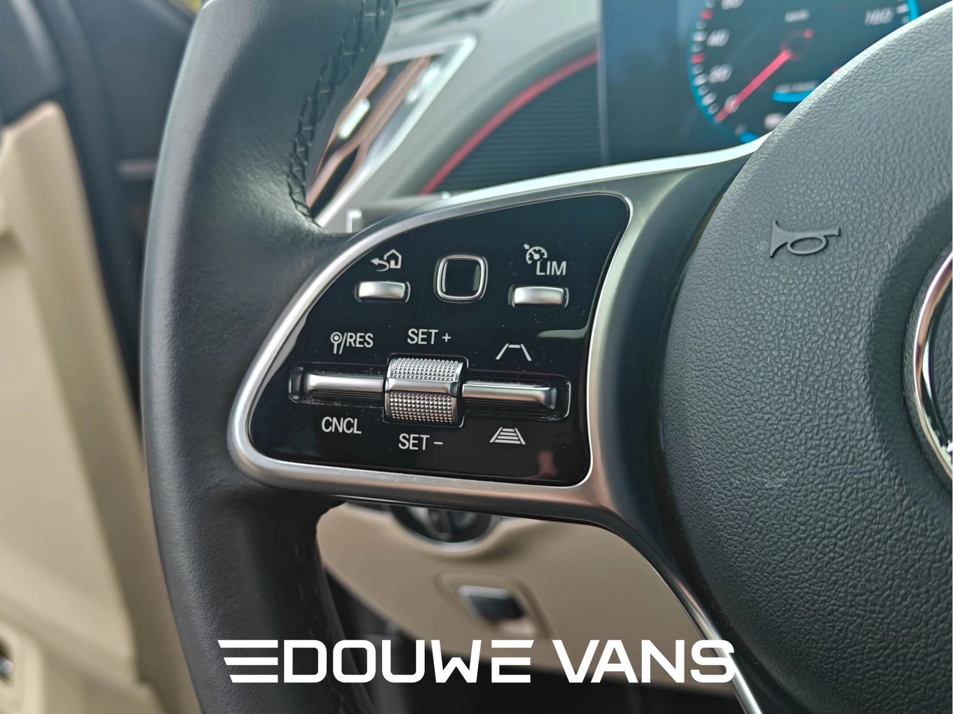Hoofdafbeelding Mercedes-Benz EQC