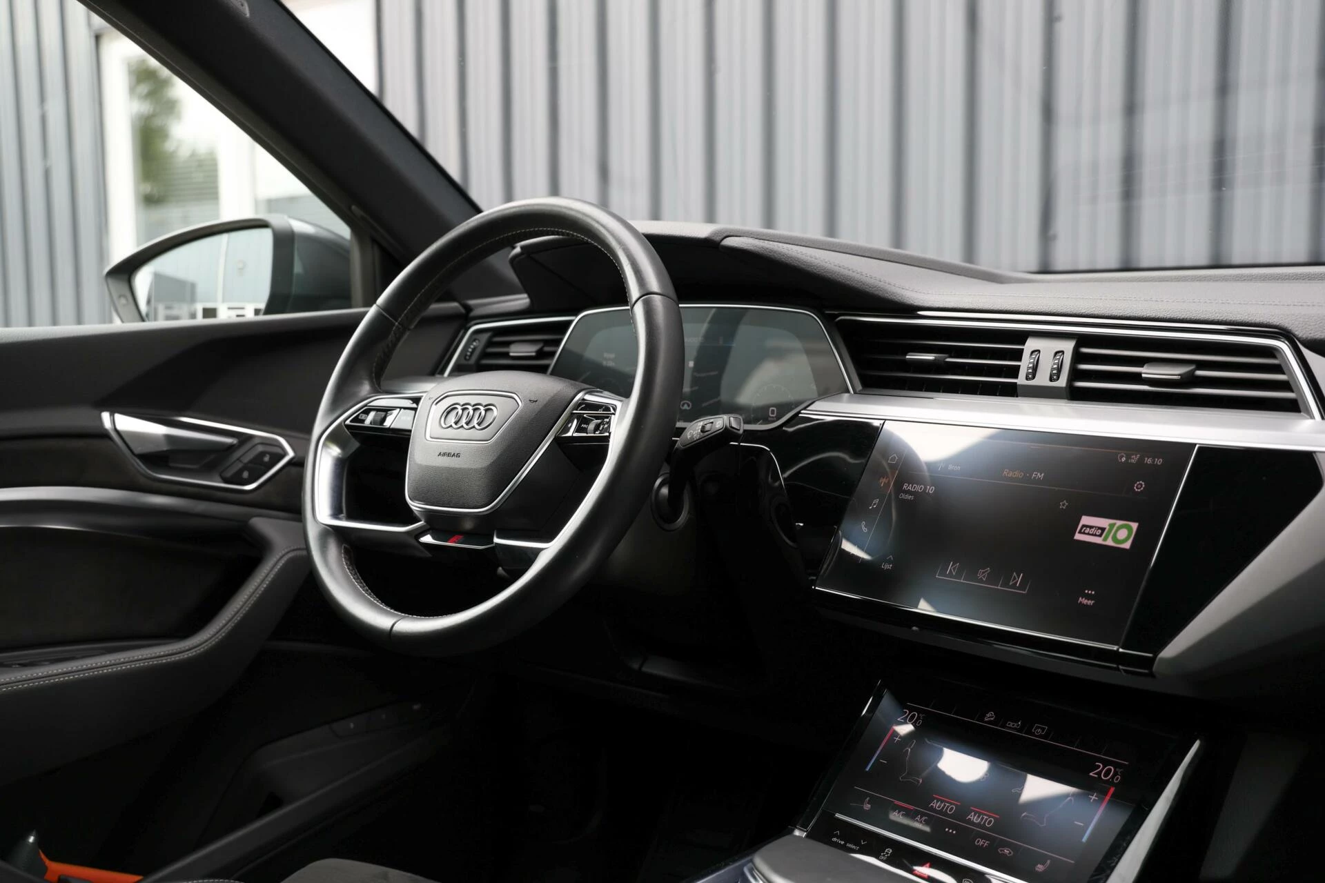 Hoofdafbeelding Audi e-tron