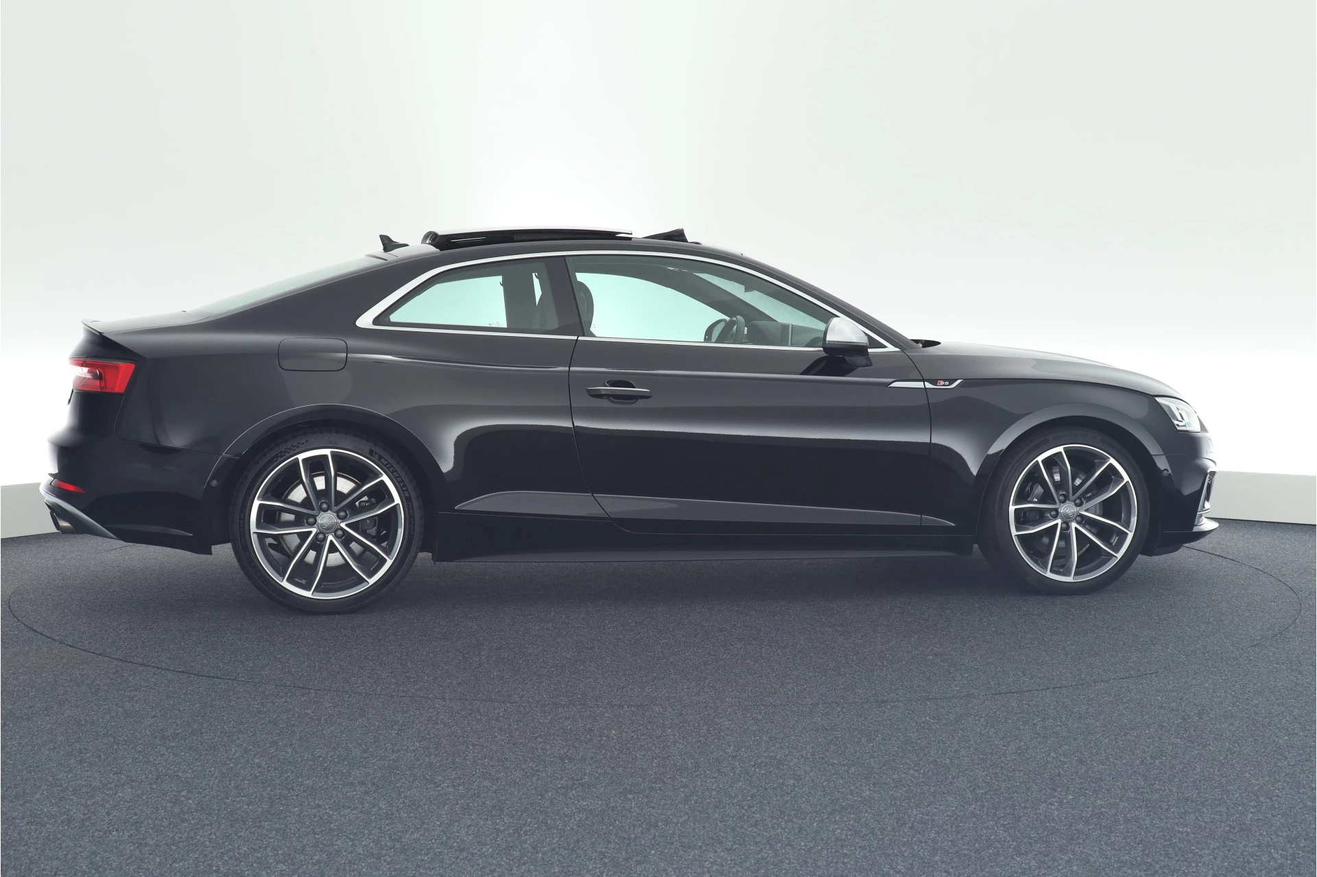 Hoofdafbeelding Audi S5