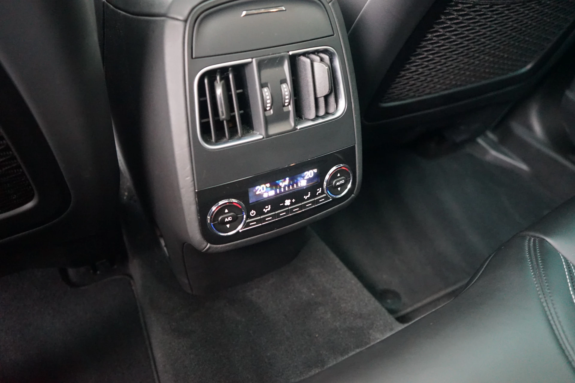 Hoofdafbeelding Maserati Levante