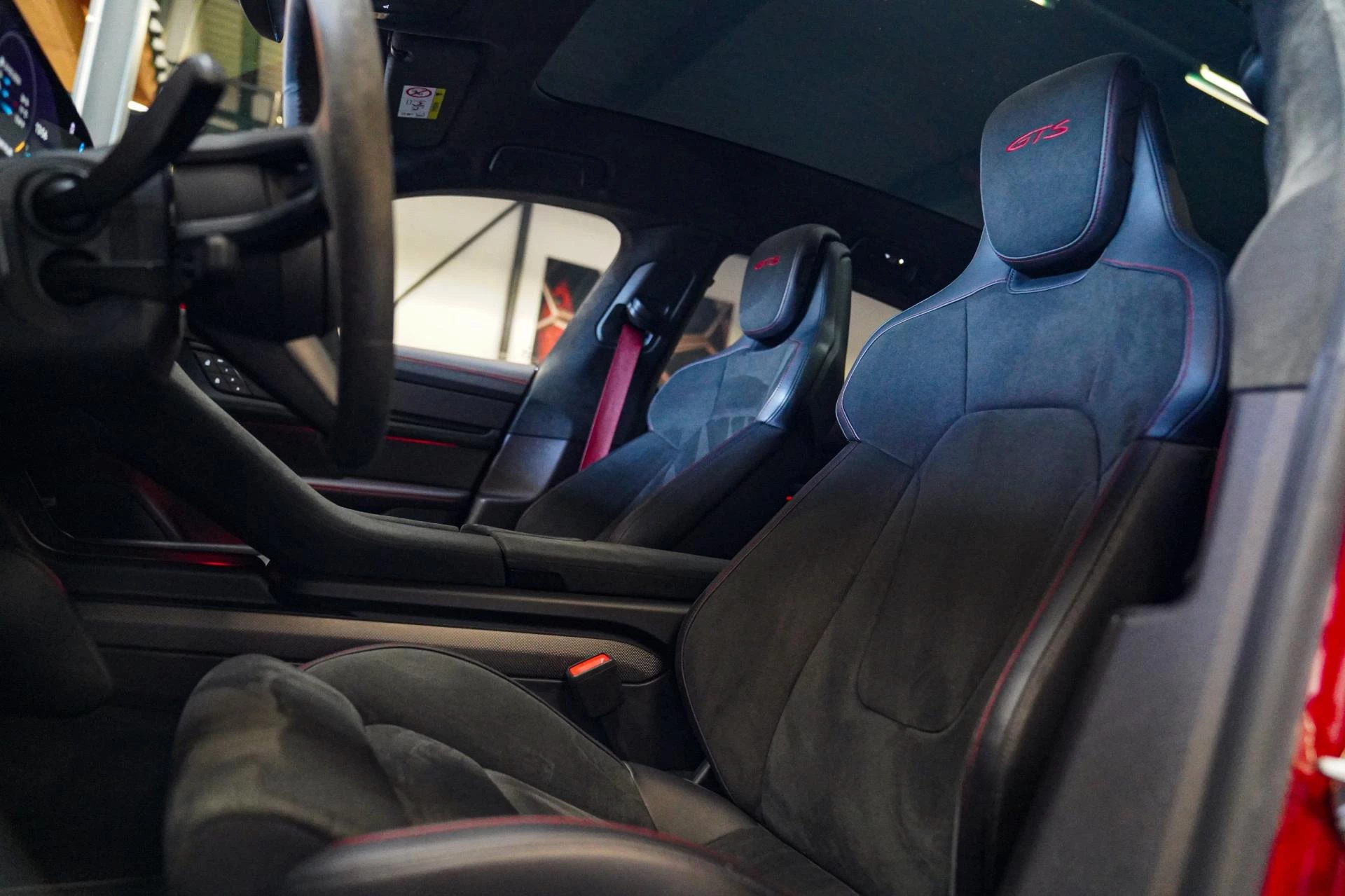 Hoofdafbeelding Porsche Taycan