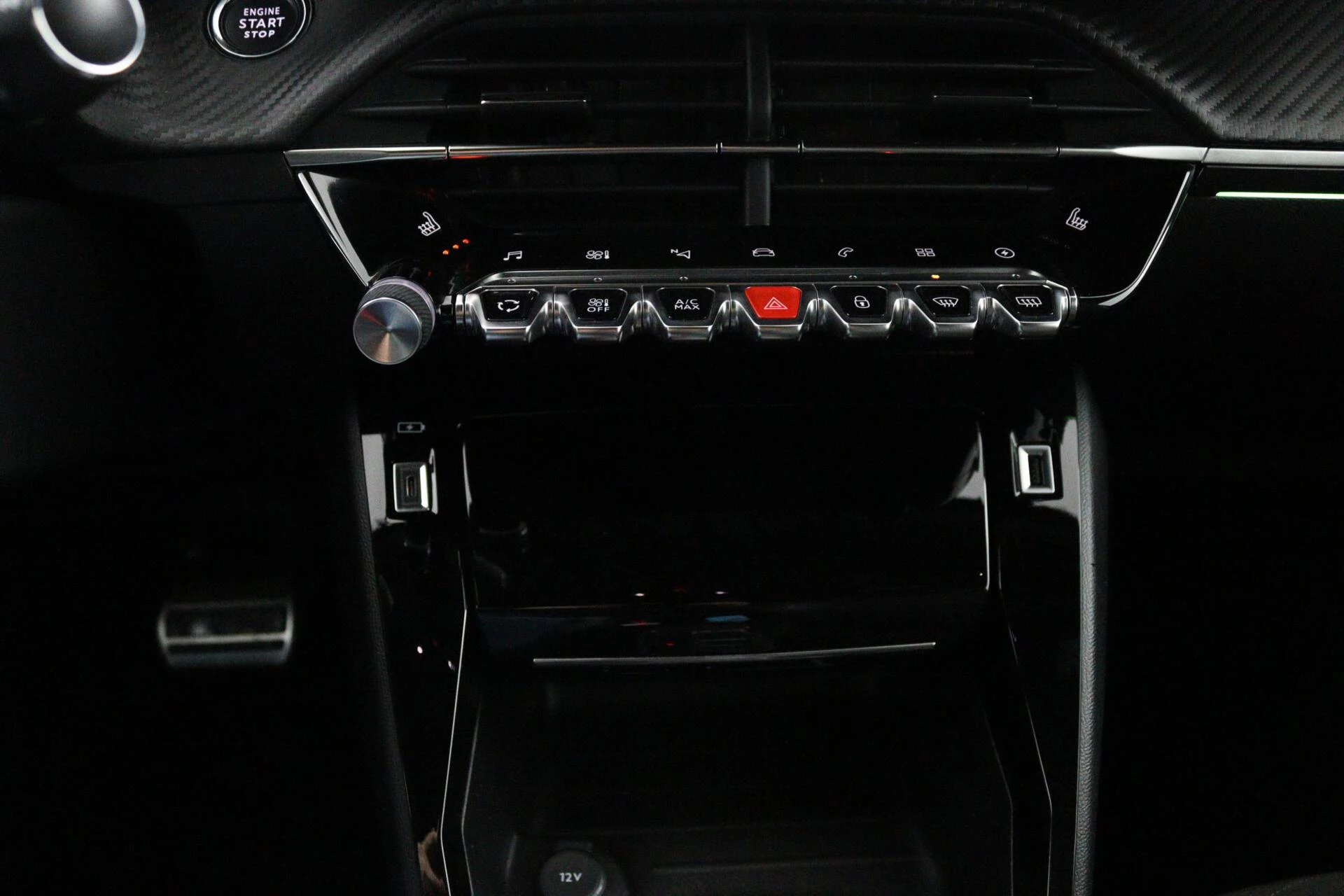 Hoofdafbeelding Peugeot e-2008