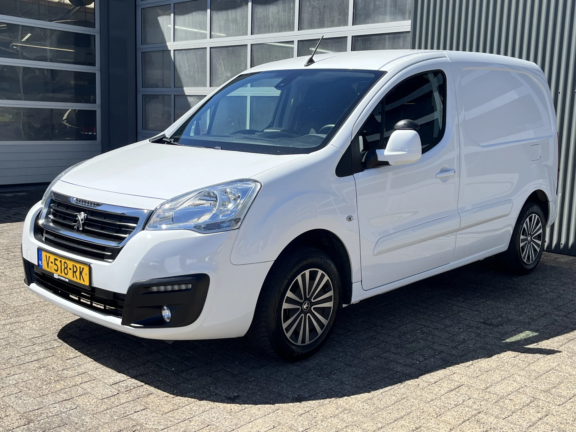 Hoofdafbeelding Peugeot Partner