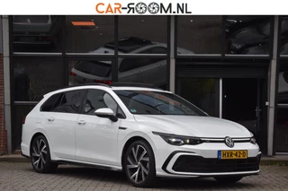 Hoofdafbeelding Volkswagen Golf Volkswagen Golf 1.5 eTSI Variant 3x R Line Pano Keyless Lane Camera Trekhaak