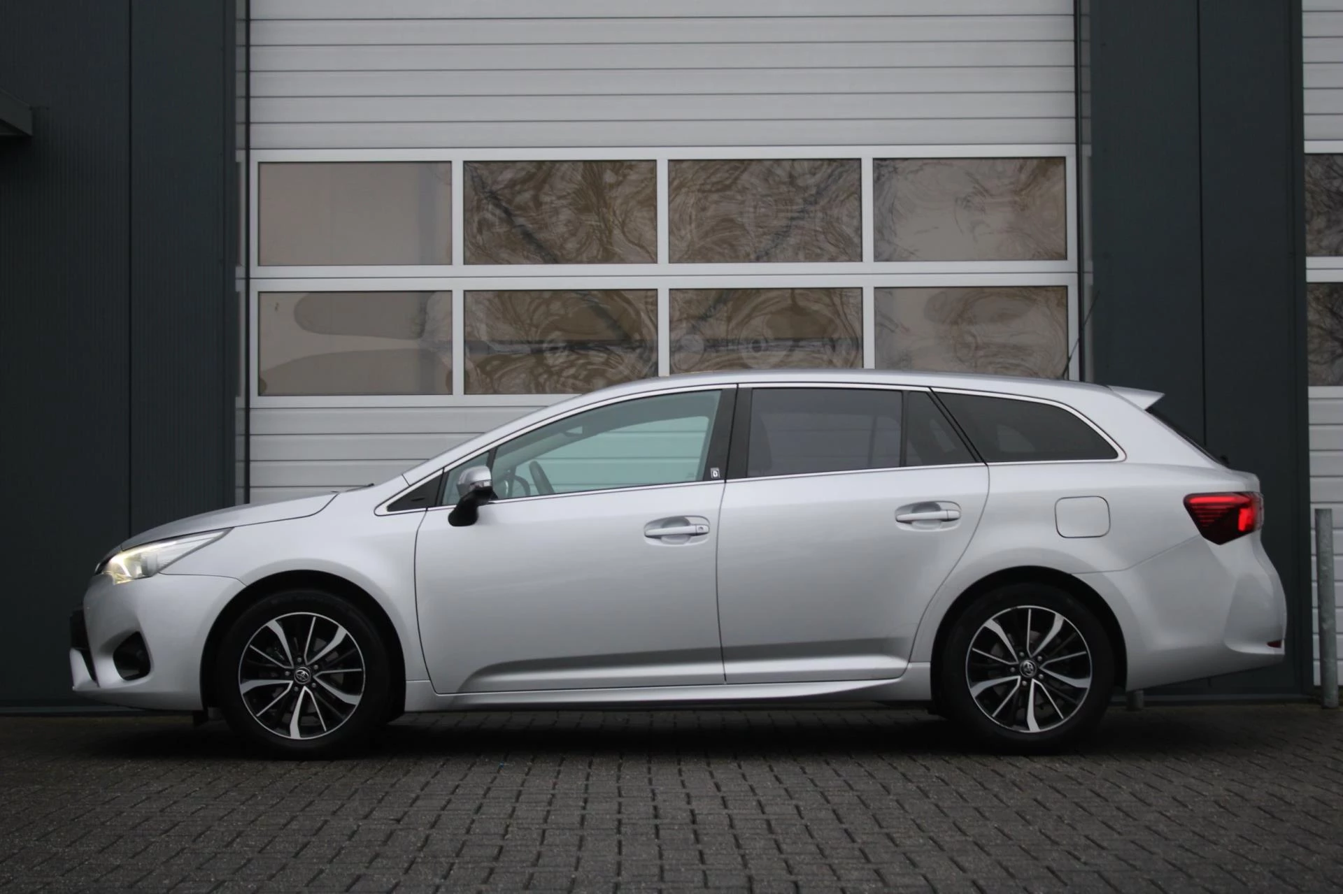 Hoofdafbeelding Toyota Avensis