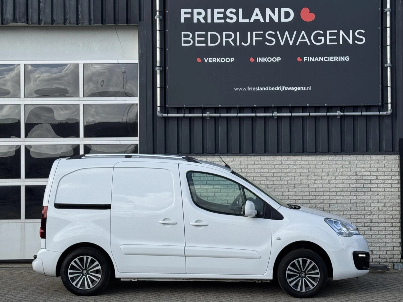 Hoofdafbeelding Peugeot Partner