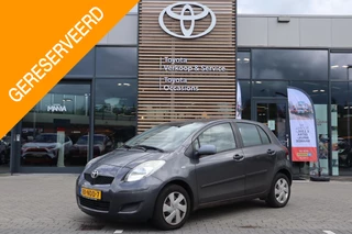 Toyota Yaris 1.3 VVT-i COMFORT 5-DEURS AIRCO TREKHAAK METALLIC-LAK NL-AUTO