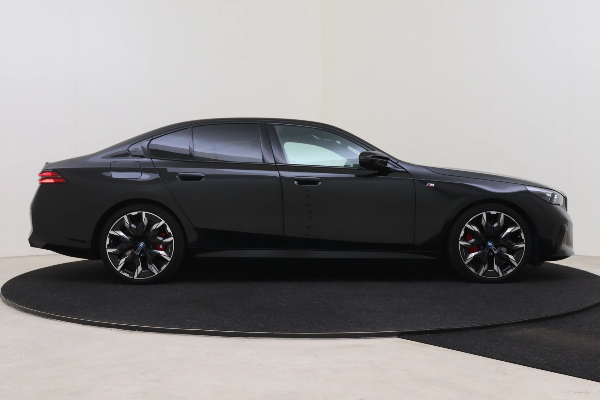 Hoofdafbeelding BMW i5