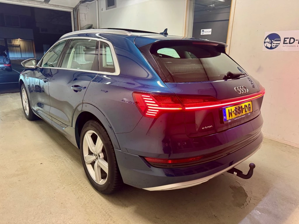 Hoofdafbeelding Audi e-tron