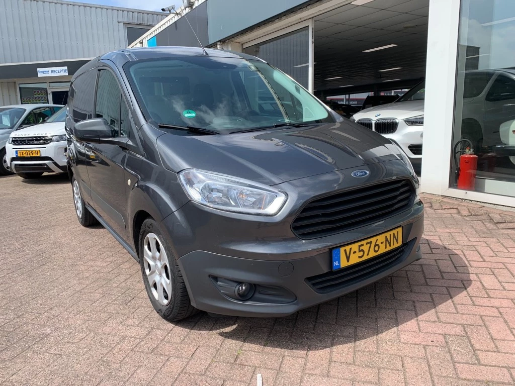 Hoofdafbeelding Ford Transit Courier