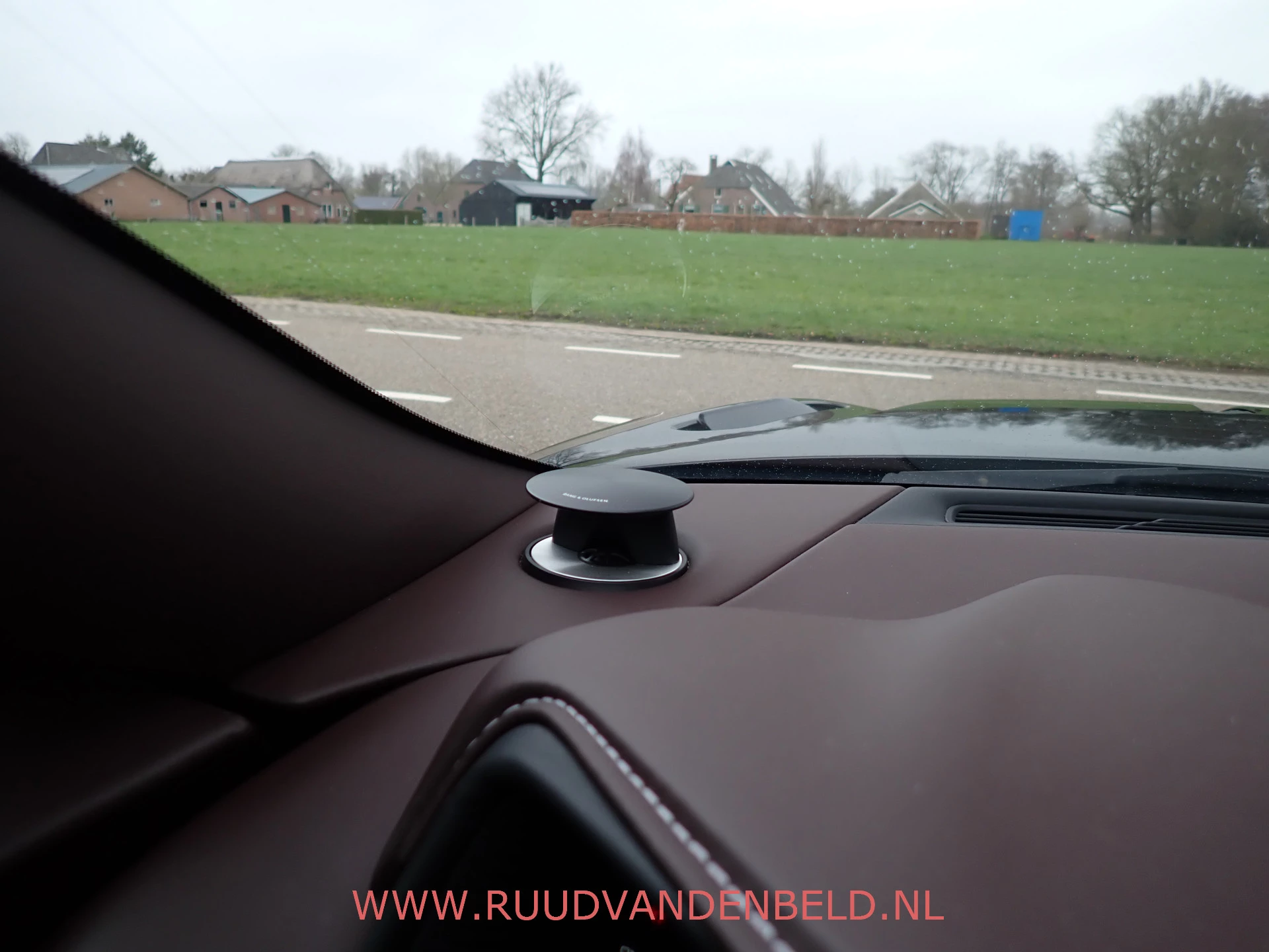 Hoofdafbeelding Aston Martin DB11