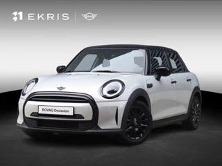 MINI 5-deurs Cooper | Classic + Sportstoelen + Climate Control + Apple Carplay + Parkeersensoren + Donkere Hemelbekleding + Cruise Control + 16" Victory Spoke zwart