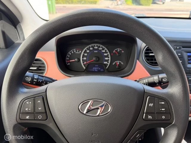 Hoofdafbeelding Hyundai i10