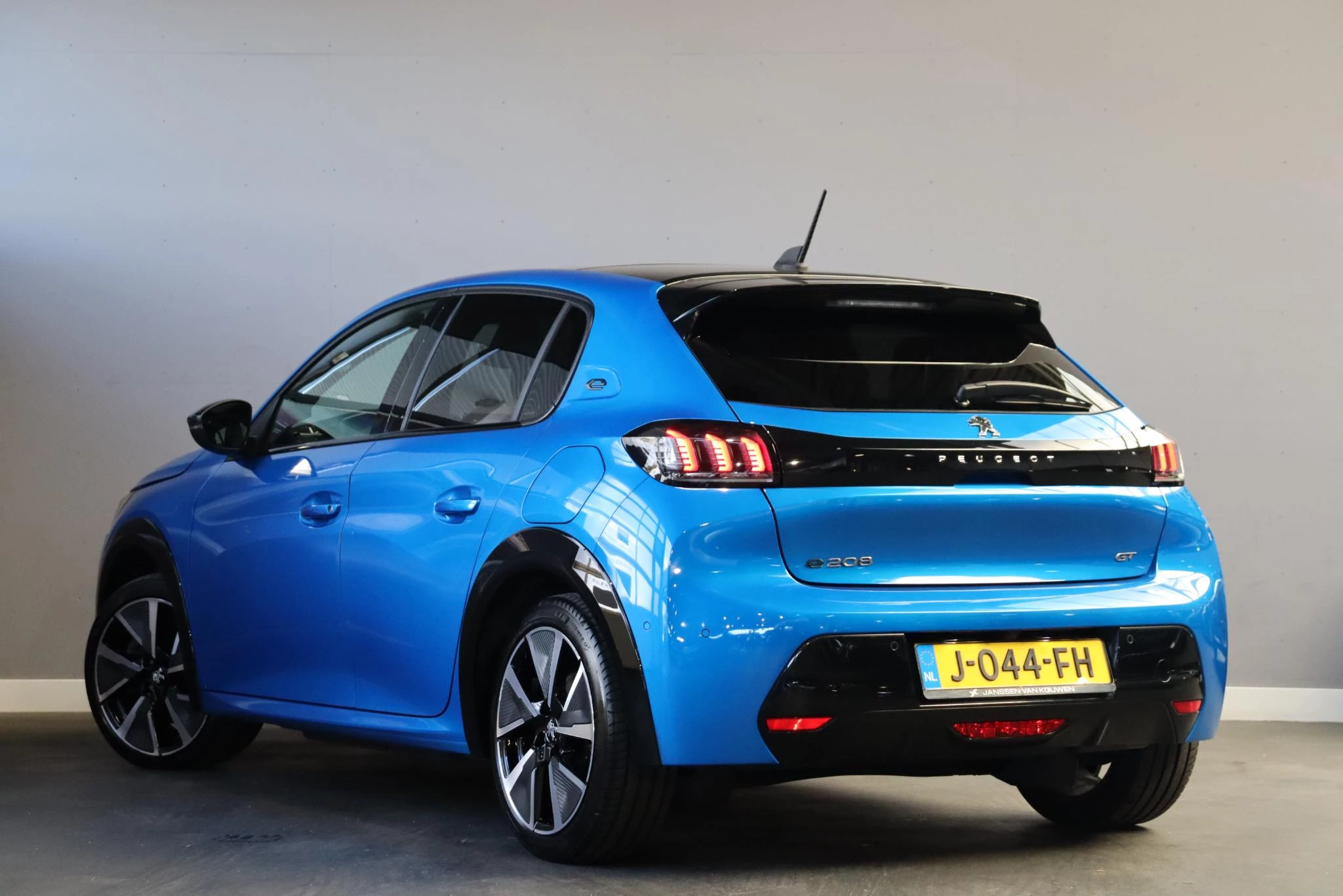 Hoofdafbeelding Peugeot e-208