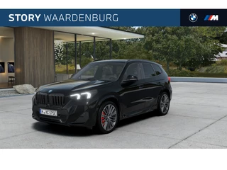 BMW X1 xDrive25e High Executive M Sport Automaat / Panoramadak / Trekhaak / Sportstoelen / M Adaptief onderstel / Comfort Access / Adaptieve LED / Head-Up / Harman-Kardon