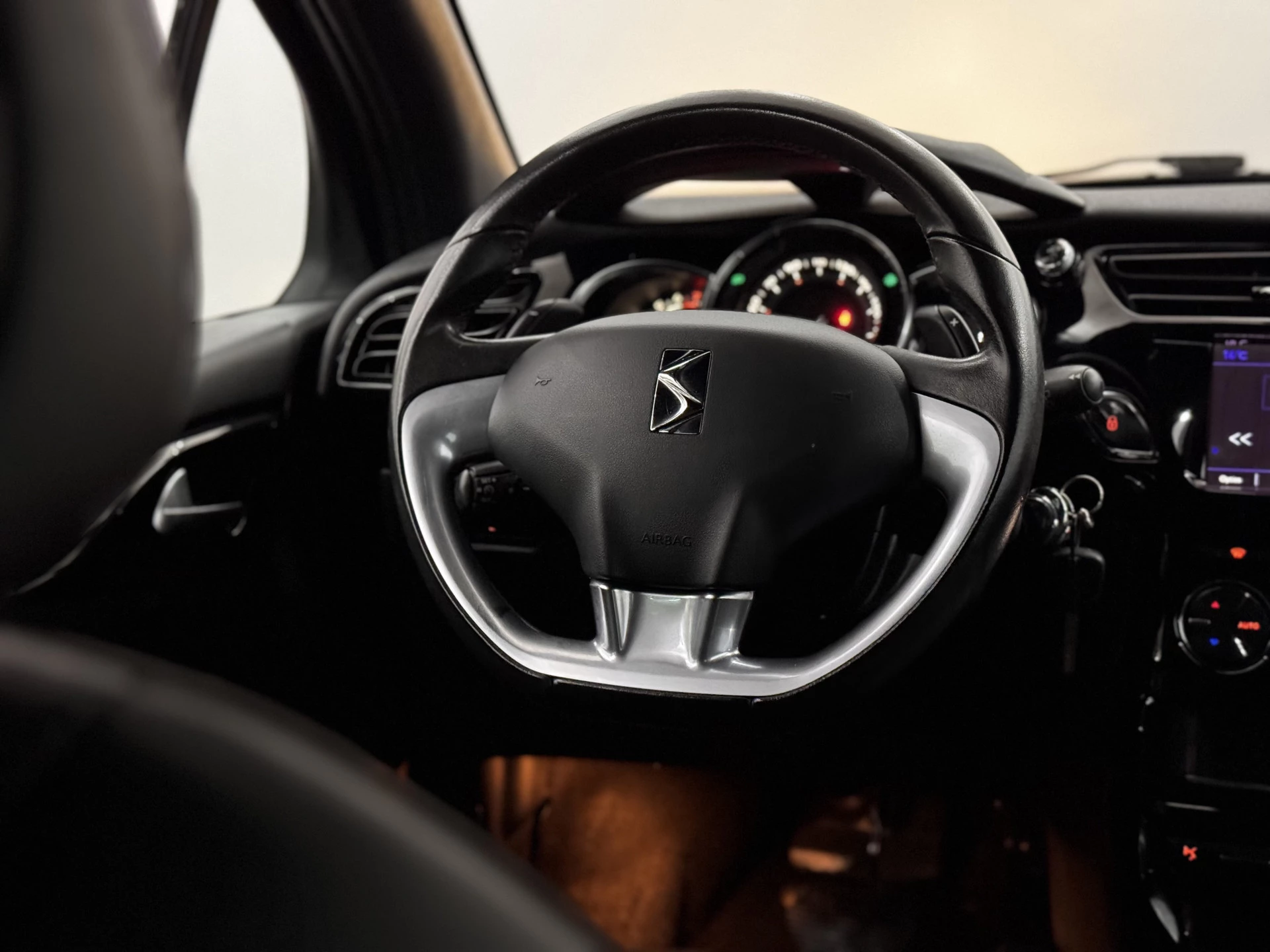 Hoofdafbeelding DS DS 3
