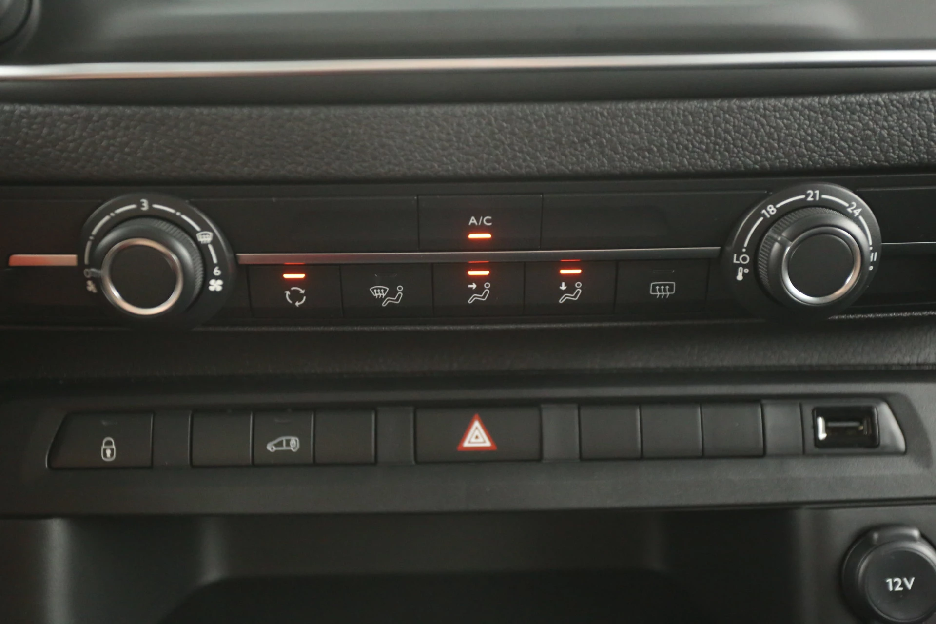 Hoofdafbeelding Peugeot e-Expert