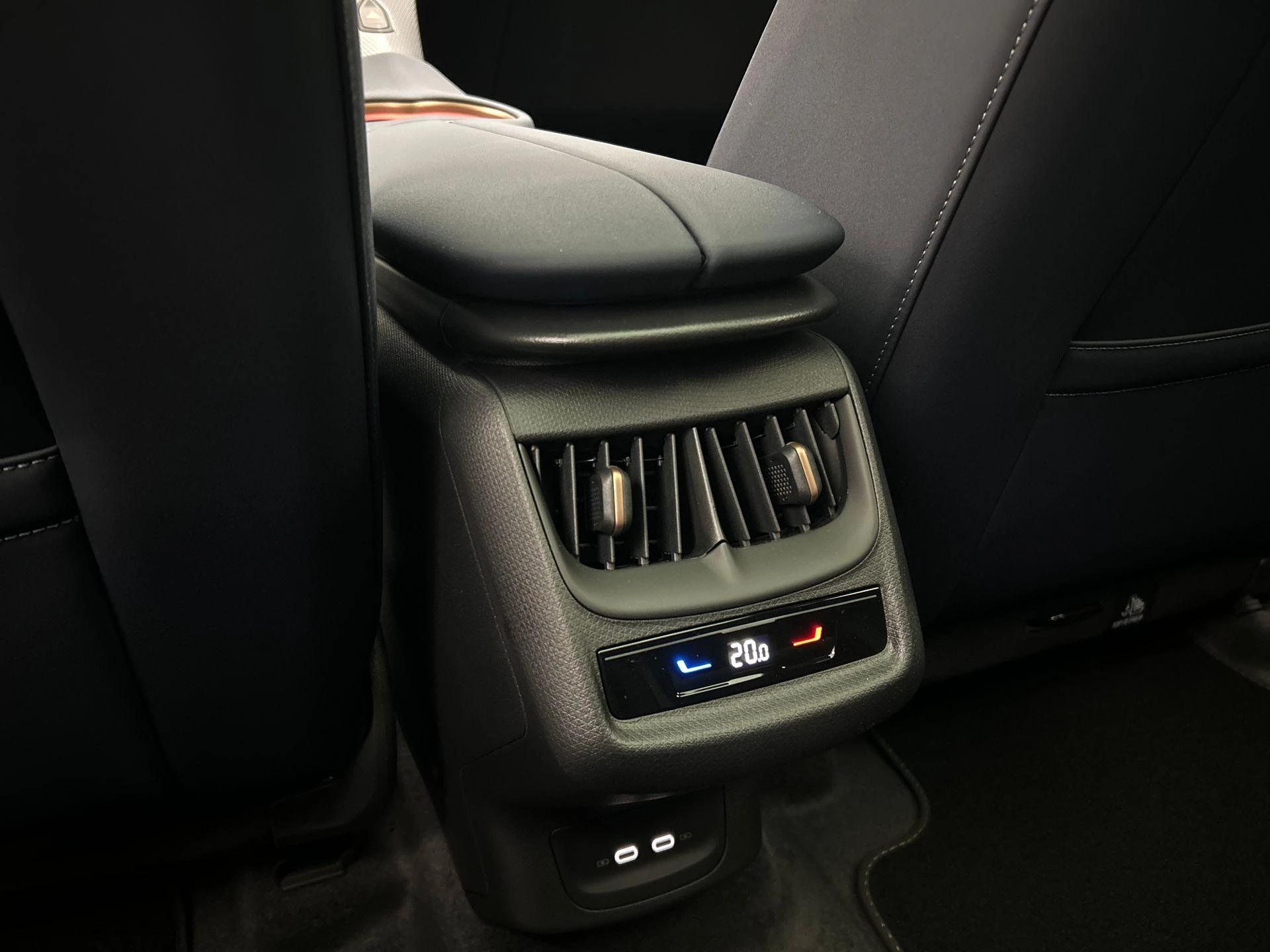 Hoofdafbeelding CUPRA Tavascan