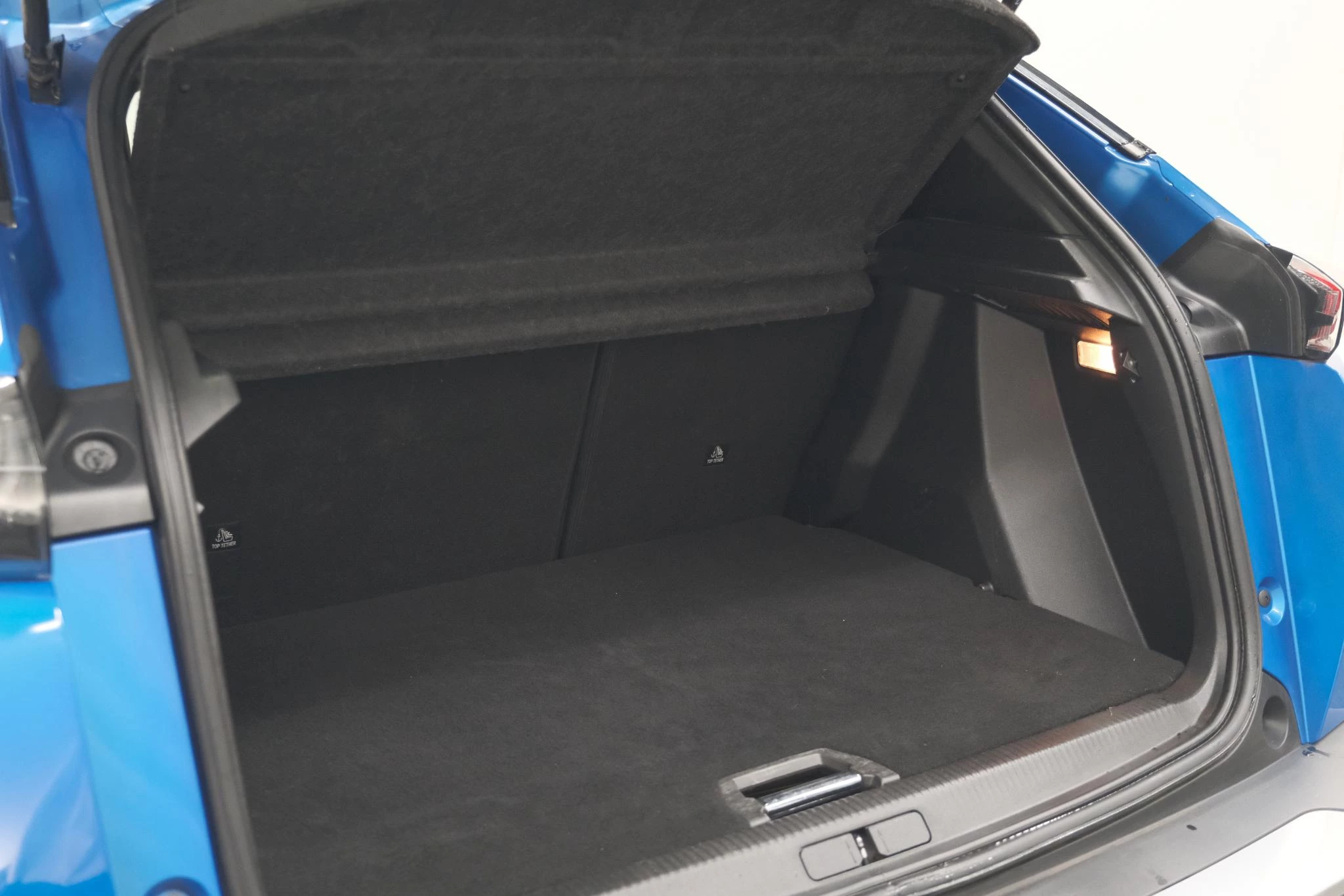 Hoofdafbeelding Peugeot e-2008