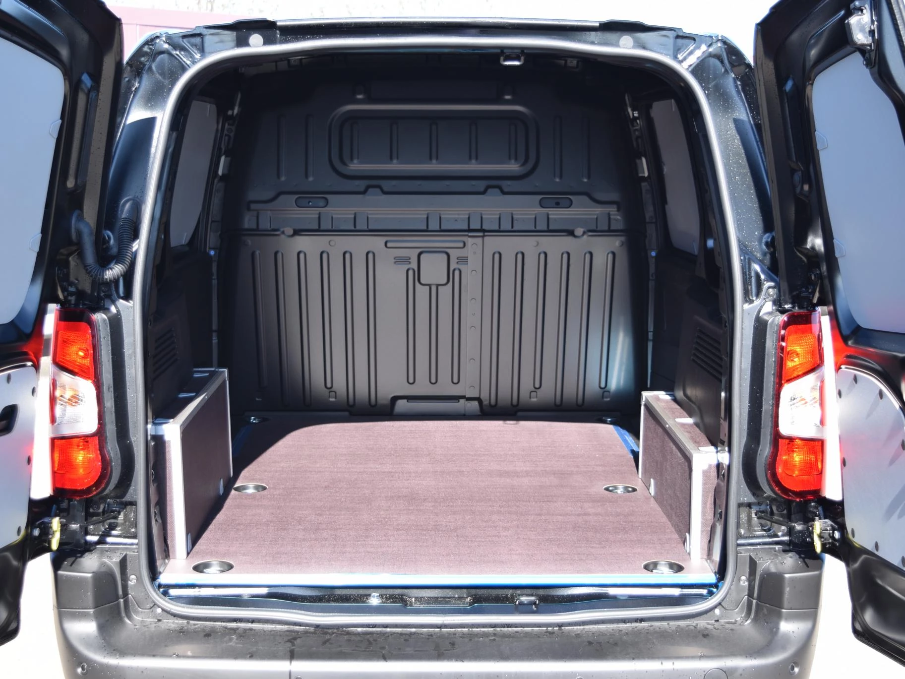 Hoofdafbeelding Peugeot e-Partner