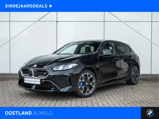 BMW 1 Serie M135 xDrive High Executive Automaat / Panoramadak / Sportstoelen / M Adaptief onderstel / Comfort Access / Adaptieve LED / Head-up / Harman Kardon