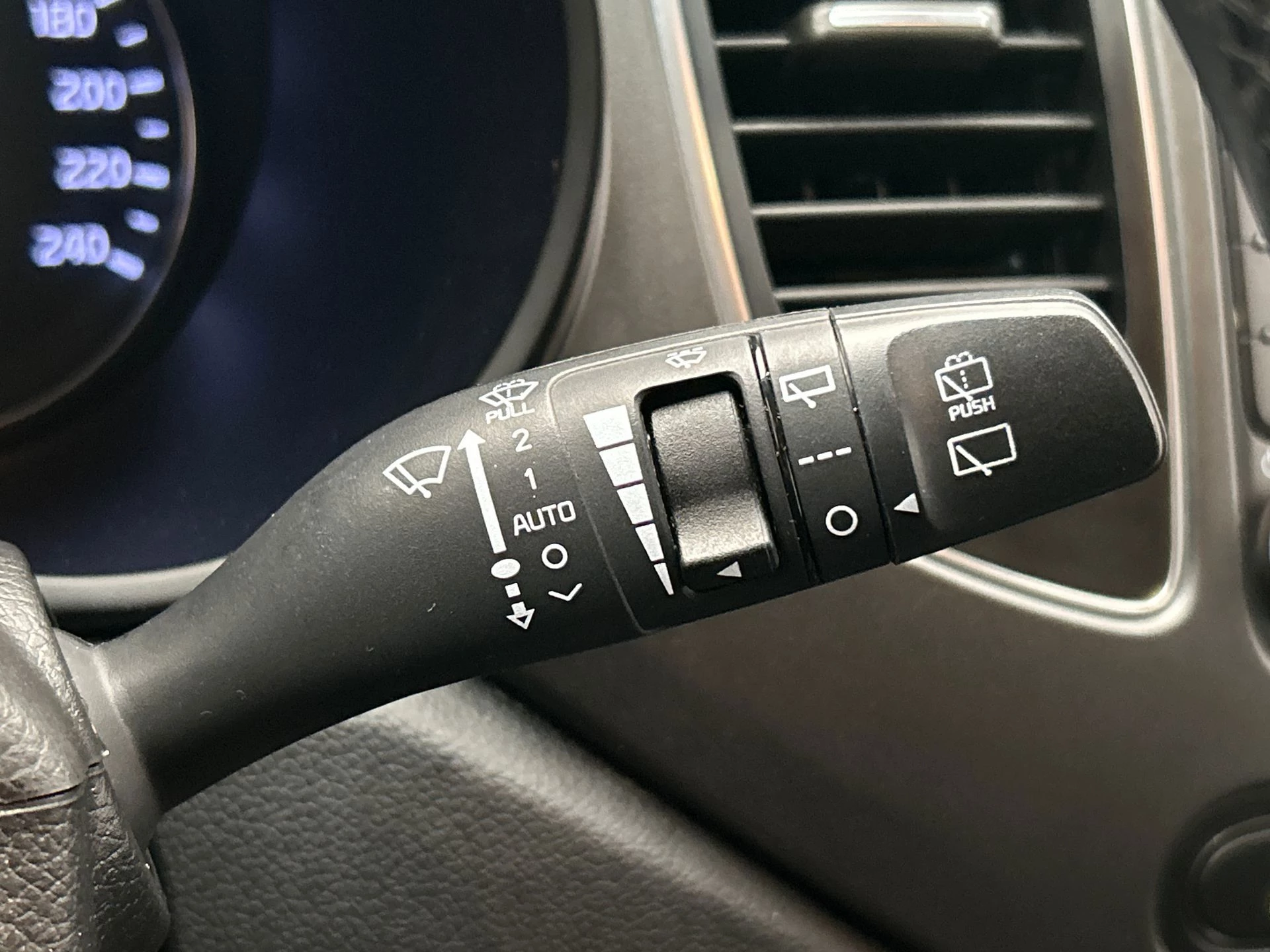 Hoofdafbeelding Kia Carens