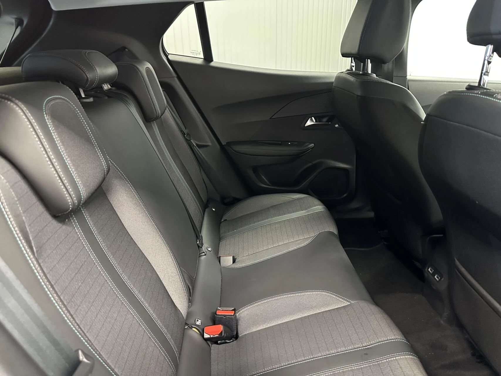 Hoofdafbeelding Peugeot e-2008