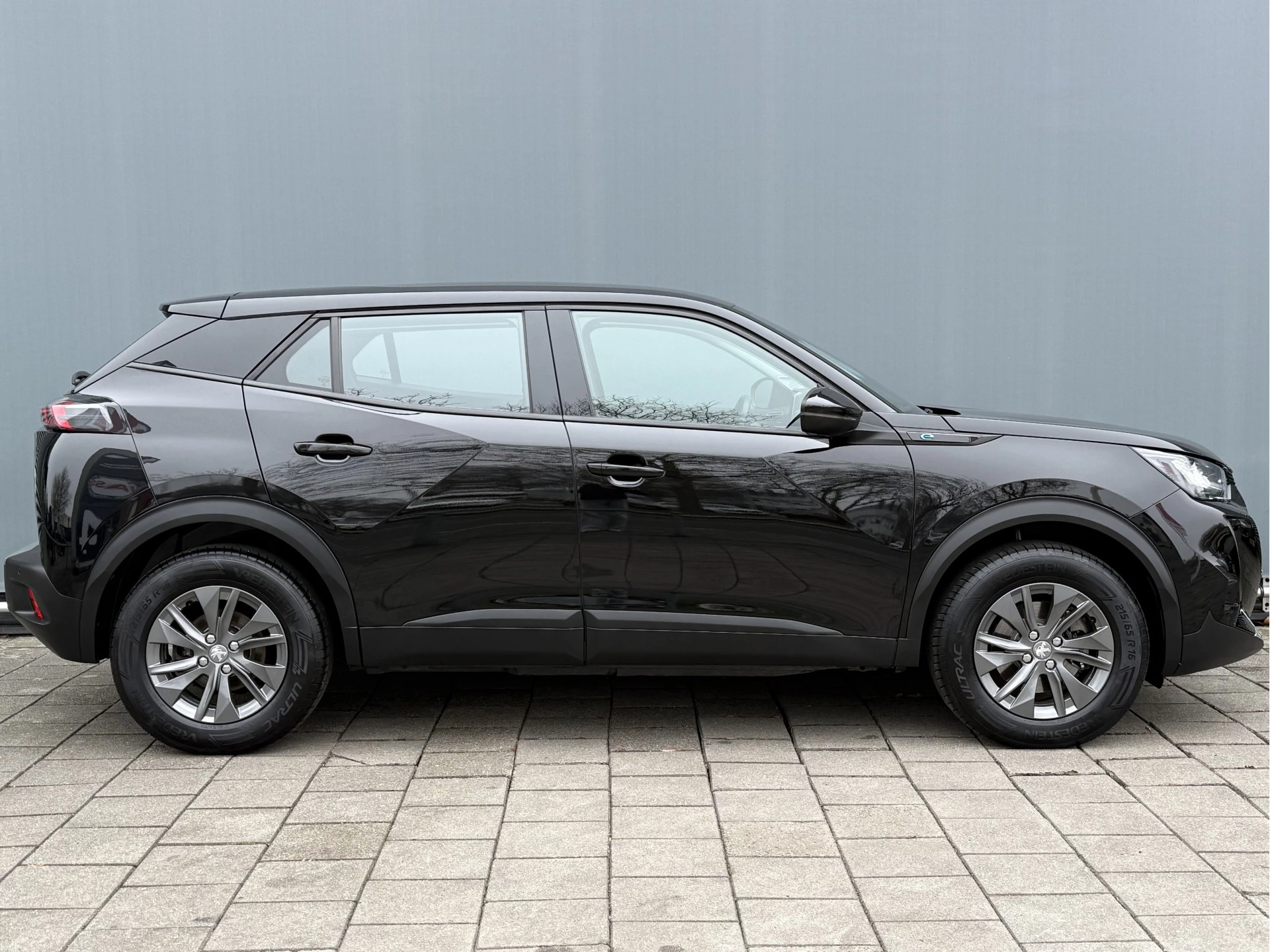 Hoofdafbeelding Peugeot e-2008