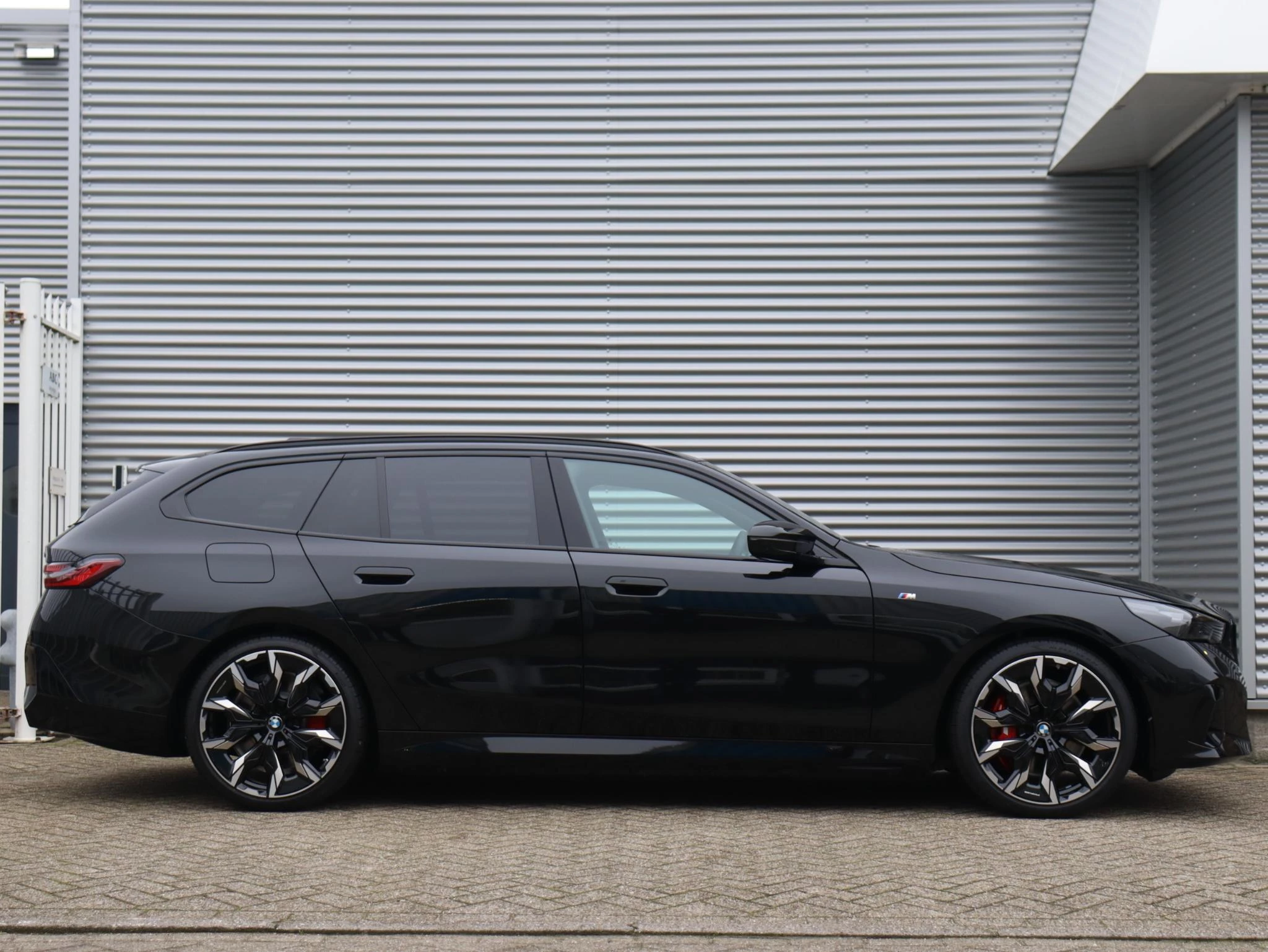 Hoofdafbeelding BMW i5