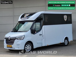 Hoofdafbeelding Renault Master Renault Master 165PK Paardenwagen Hengstenuitvoering Navi LED Trekhaak Airco Cruise Camera Euro6 Horsetruck 15m3 Airco Trekhaak Cruise control