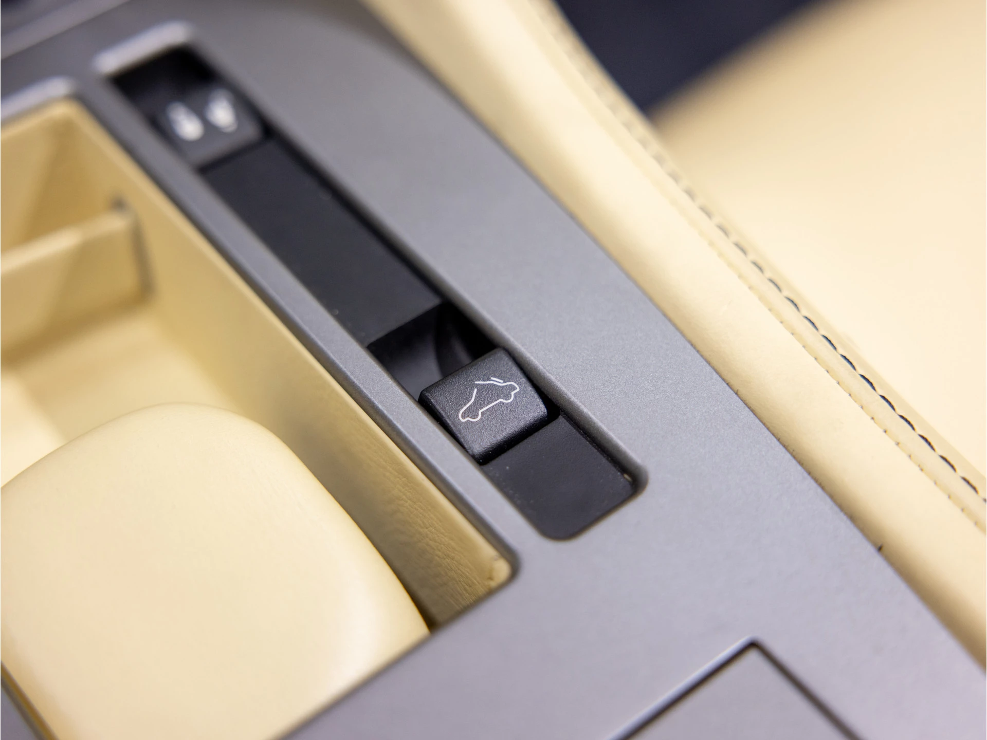 Hoofdafbeelding Aston Martin DB9