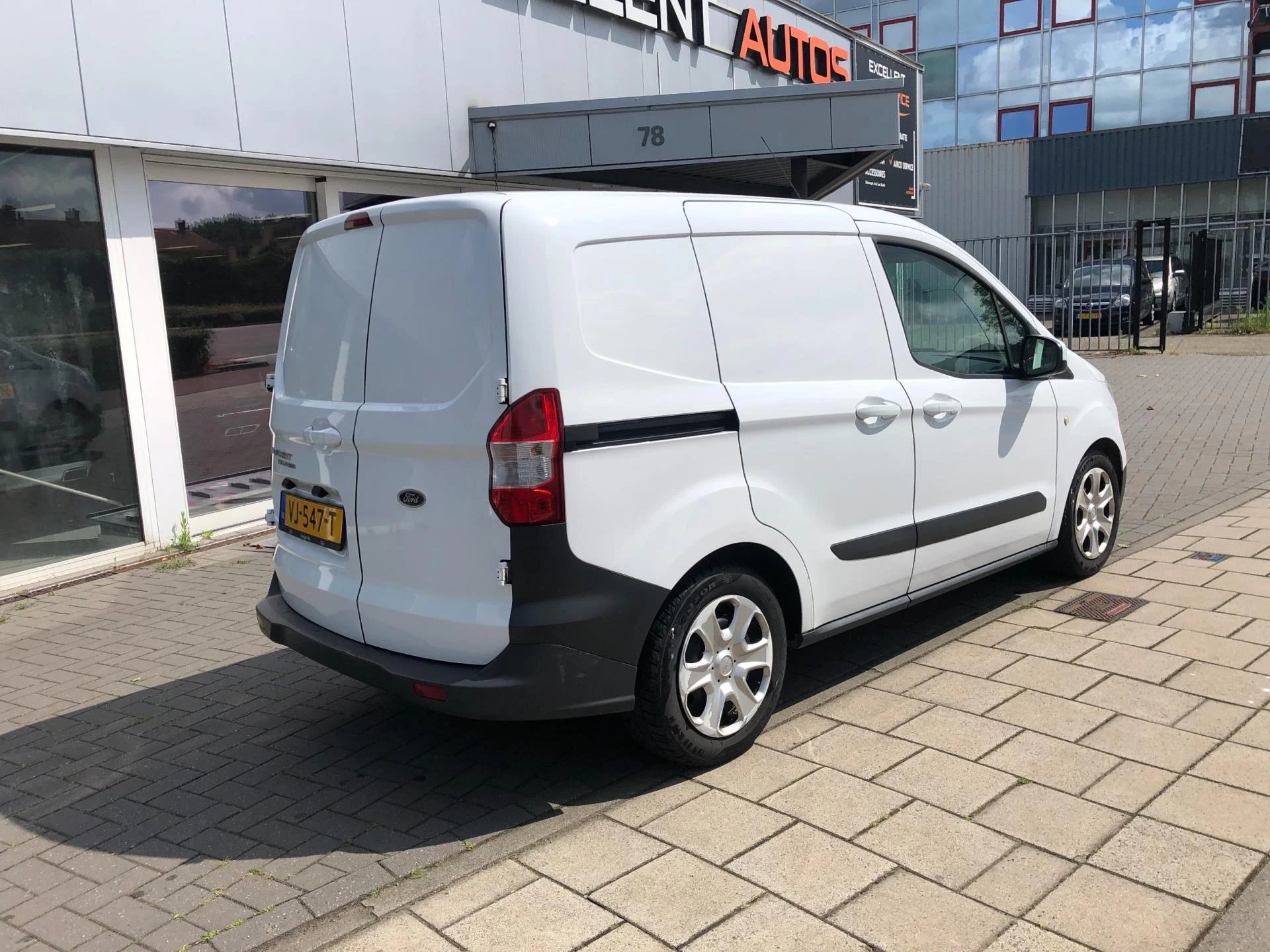 Hoofdafbeelding Ford Transit Courier