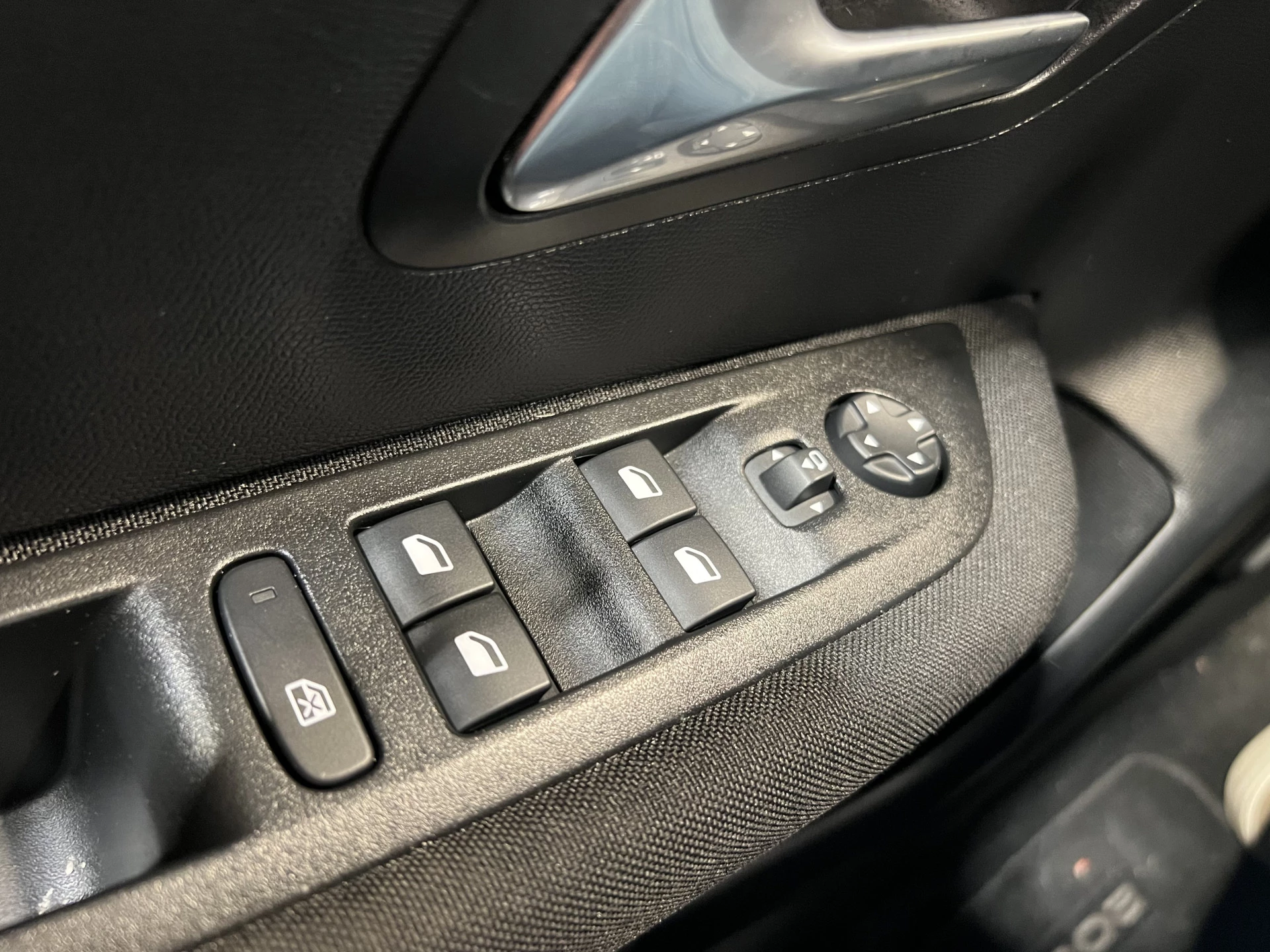 Hoofdafbeelding Peugeot e-208