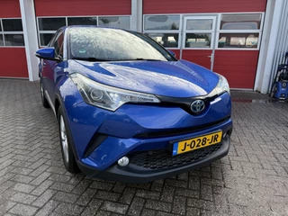 Hoofdafbeelding Toyota C-HR Toyota C-HR 1.8 Hybrid Dynamic | Navigatie | THR |
