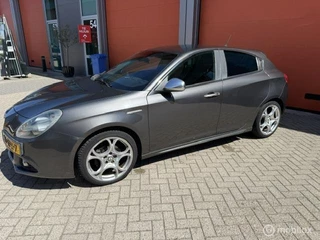 Alfa Romeo Giulietta 1.6 JTDm Distinctive KM NAP-VEEL EXTR'S