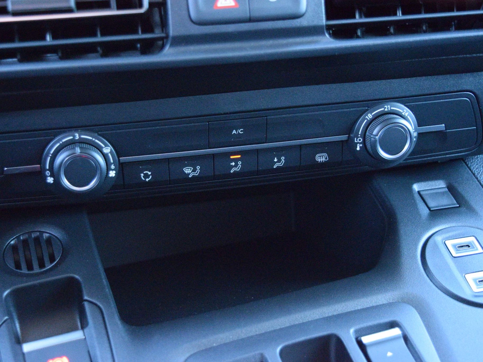 Hoofdafbeelding Peugeot e-Partner