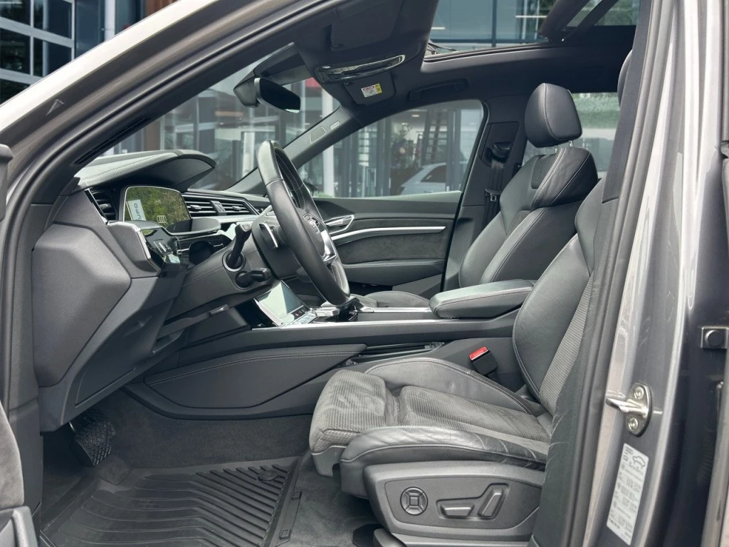 Hoofdafbeelding Audi e-tron