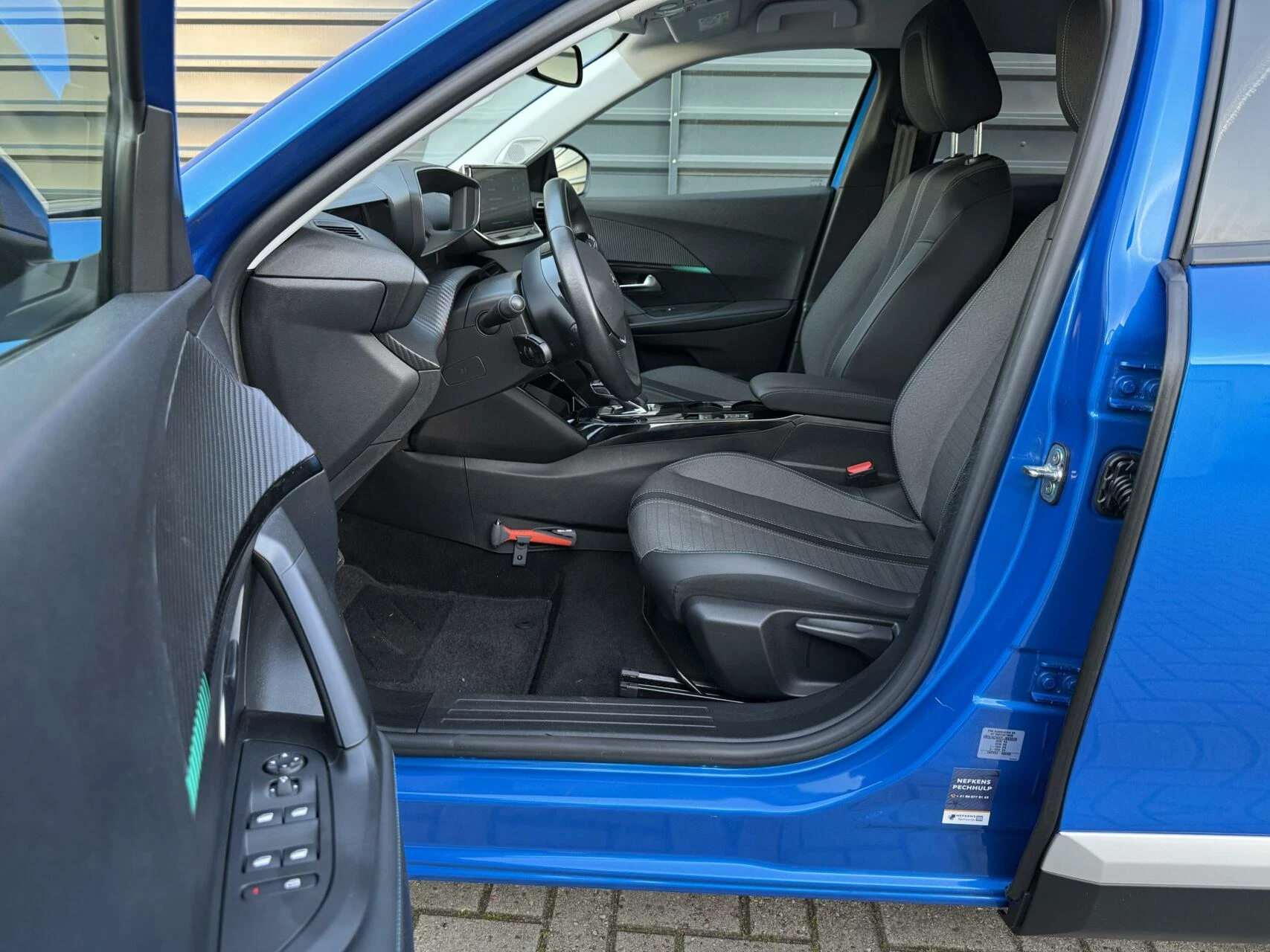 Hoofdafbeelding Peugeot e-2008