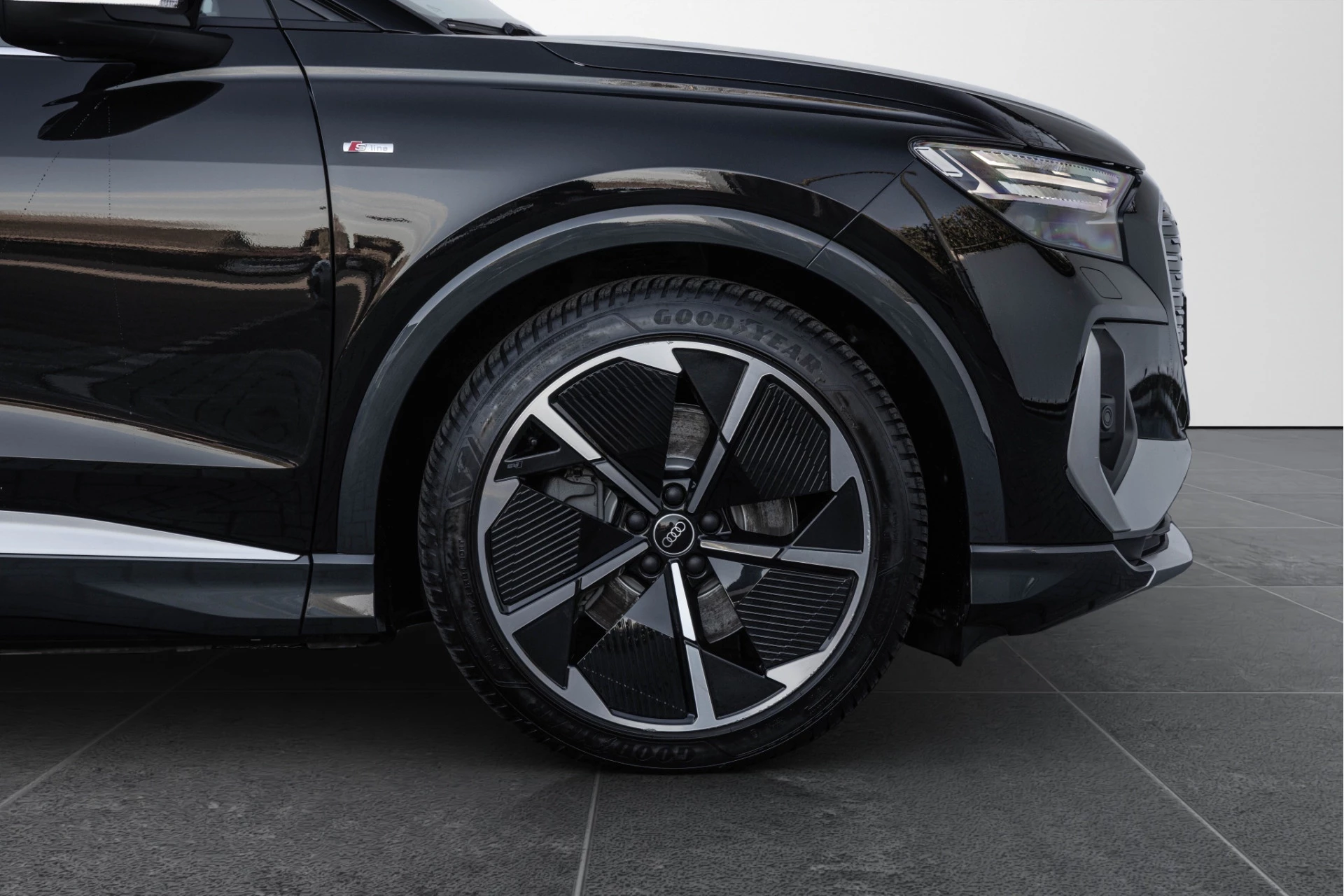 Hoofdafbeelding Audi Q4 e-tron