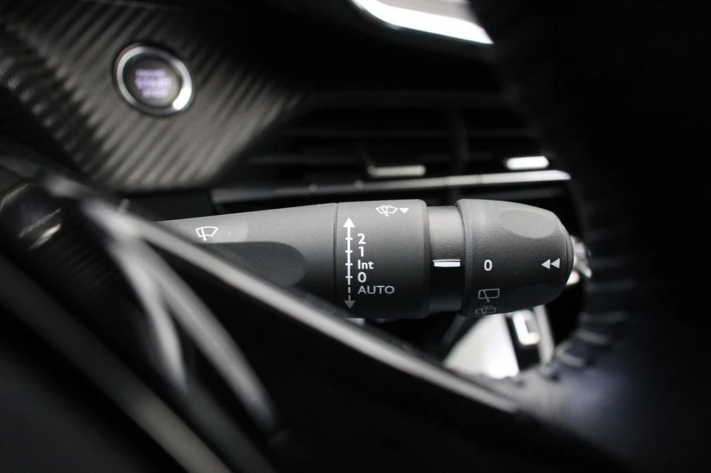 Hoofdafbeelding Peugeot e-2008