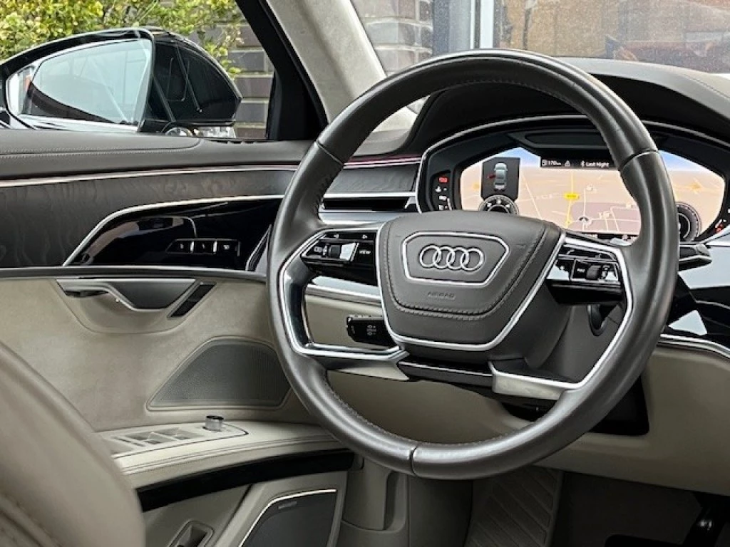 Hoofdafbeelding Audi A8